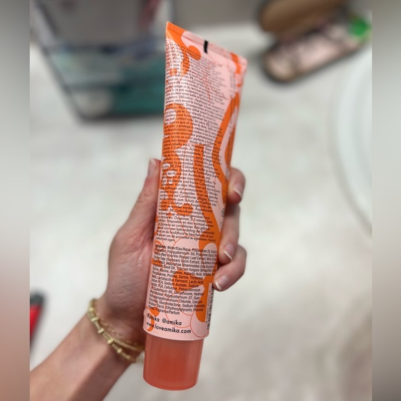 Amika Fadeblock - Picture 2 of 2